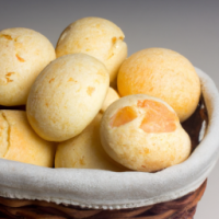 Pão de queijo.numa.cesta rústica 